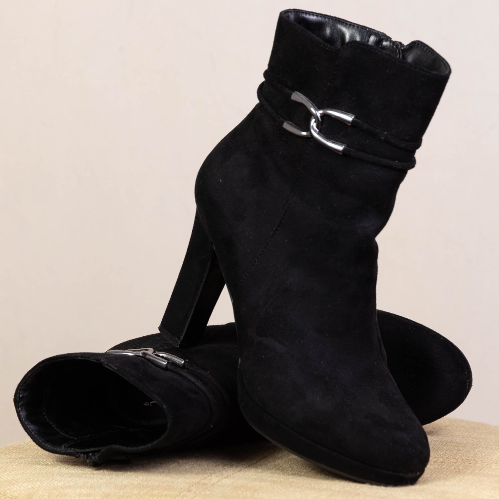 Impo Heeled Bootie Size 7